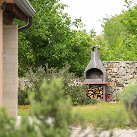 Maslina By Briskva Willa *