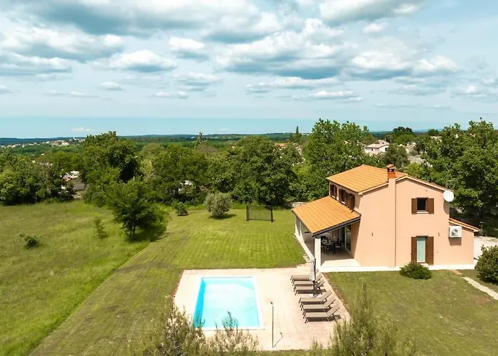 Willa Maslina By Briskva *