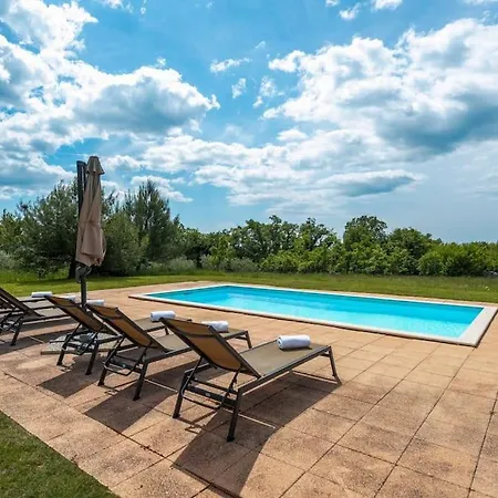 Maslina By Briskva *