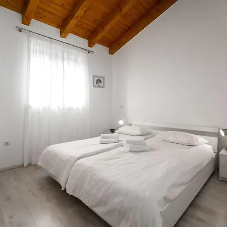 Maslina By Briskva * ポレッチ